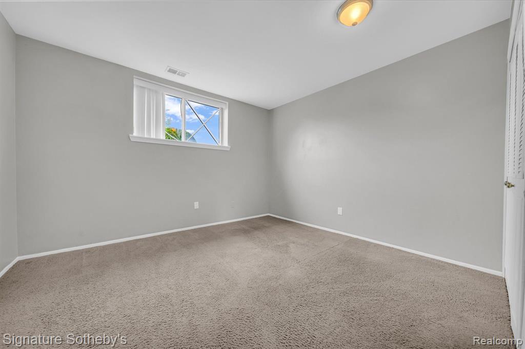 8260 CRESTVIEW Drive, C1, Sterling Heights, MI 48312 — Photo 13