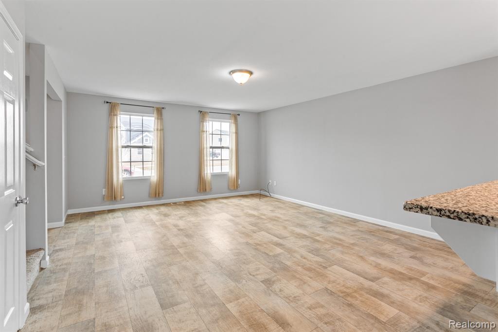 7193 PRIMROSE Lane, Grand Blanc, MI 48439 — Photo 10