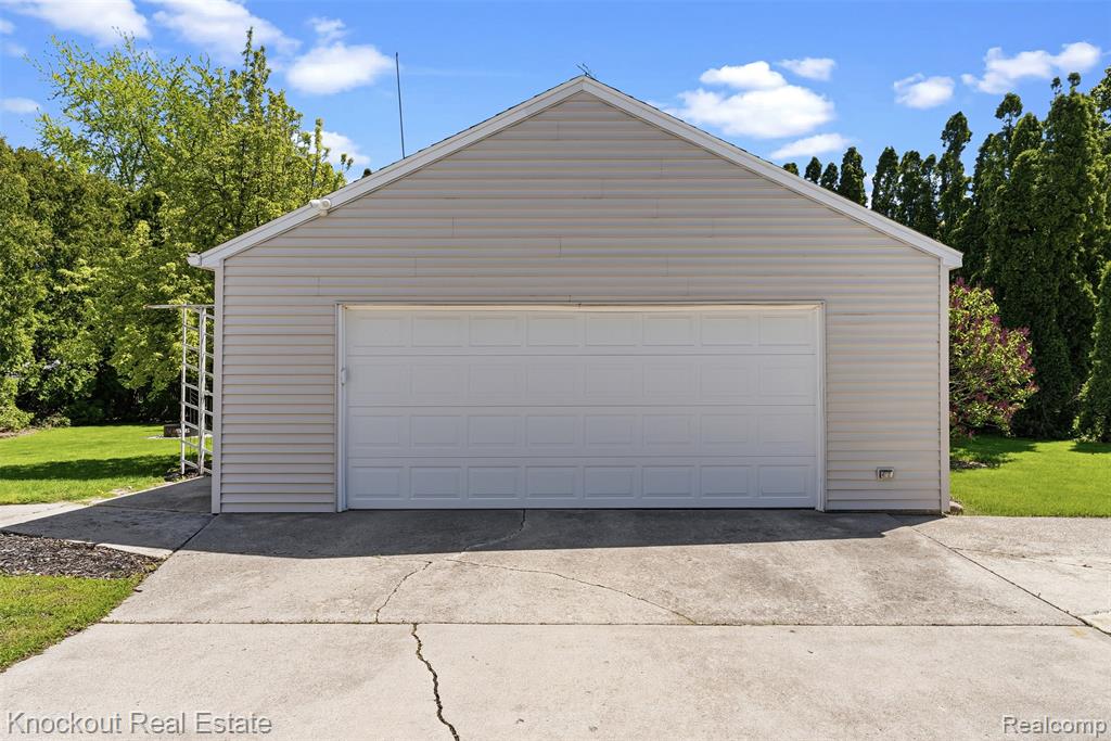 705 Burns Street, Essexville, MI 48732 — Photo 29