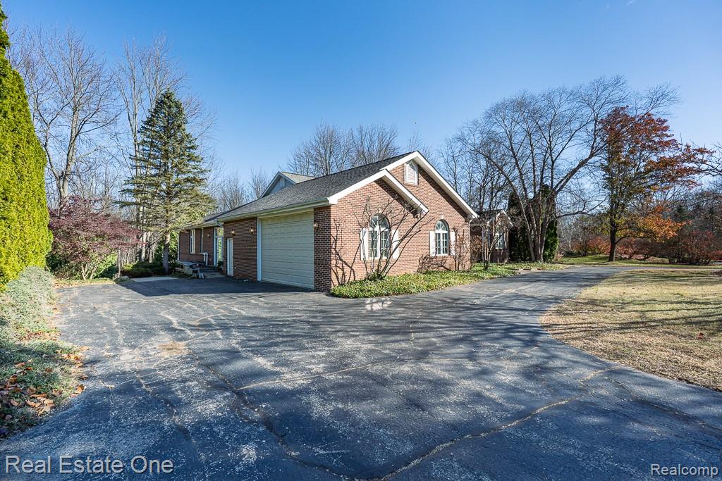 5181 Stonehenge Drive, Rochester, MI 48306 — Photo 66