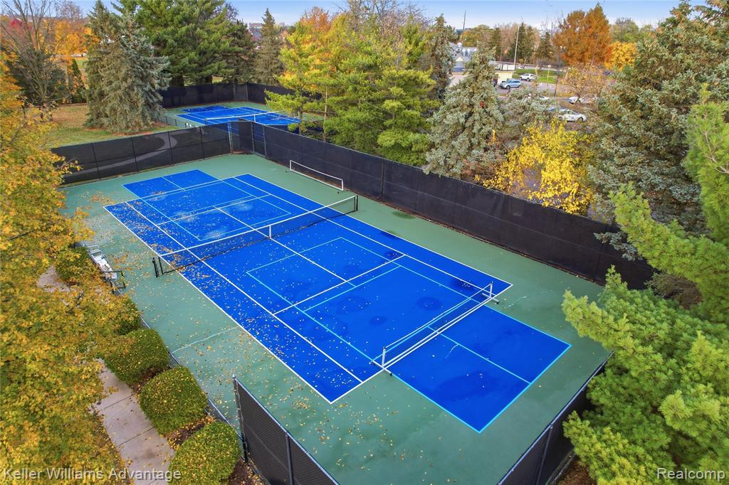 39469 Edgewater Drive, Northville, MI 48168 — Photo 44