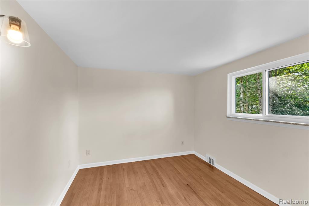 54011 MOUND Road, Shelby Twp, MI 48316 — Photo 18