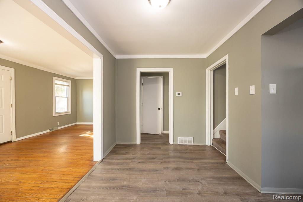 128 W Muir Avenue, Hazel Park, MI 48030 — Photo 11