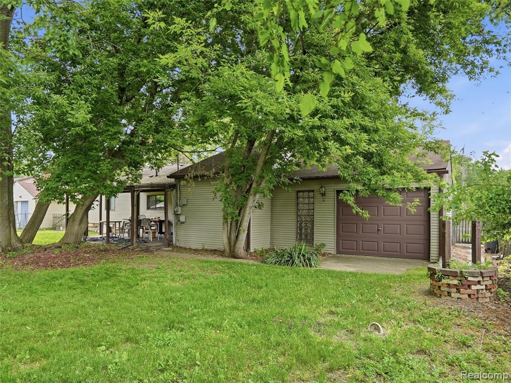 37843 Emery Street, Clinton Twp, MI 48036 — Photo 28