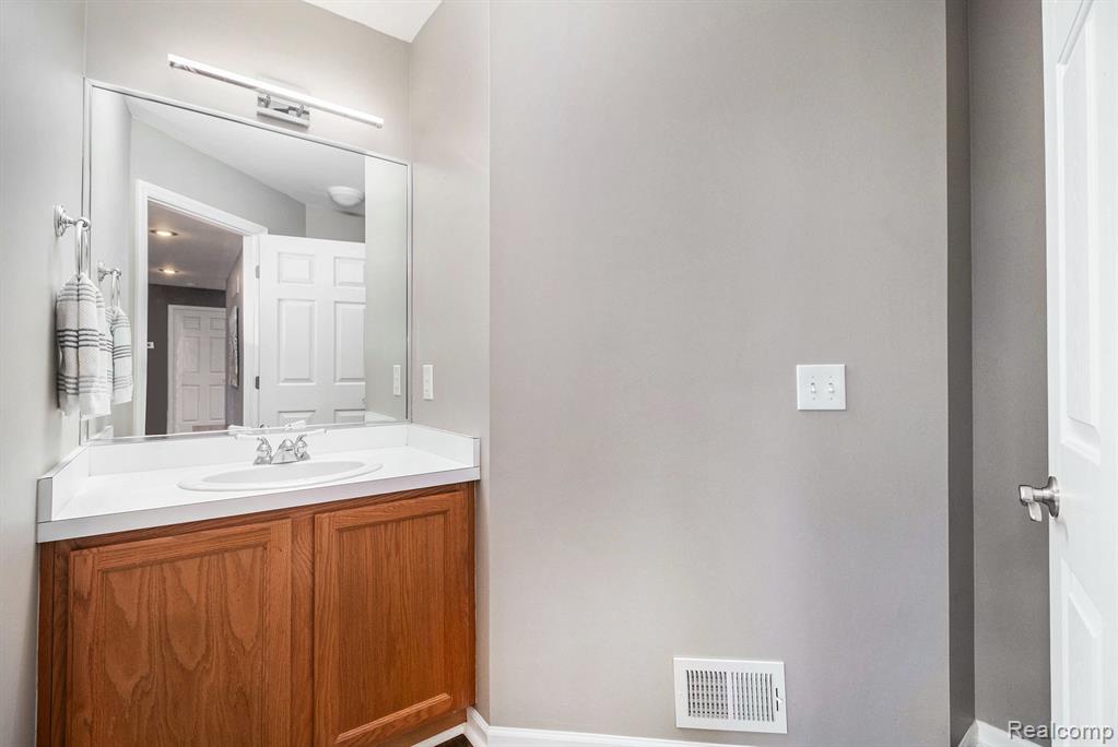 4659 Mesa Court, Clarkston, MI 48348 — Photo 11