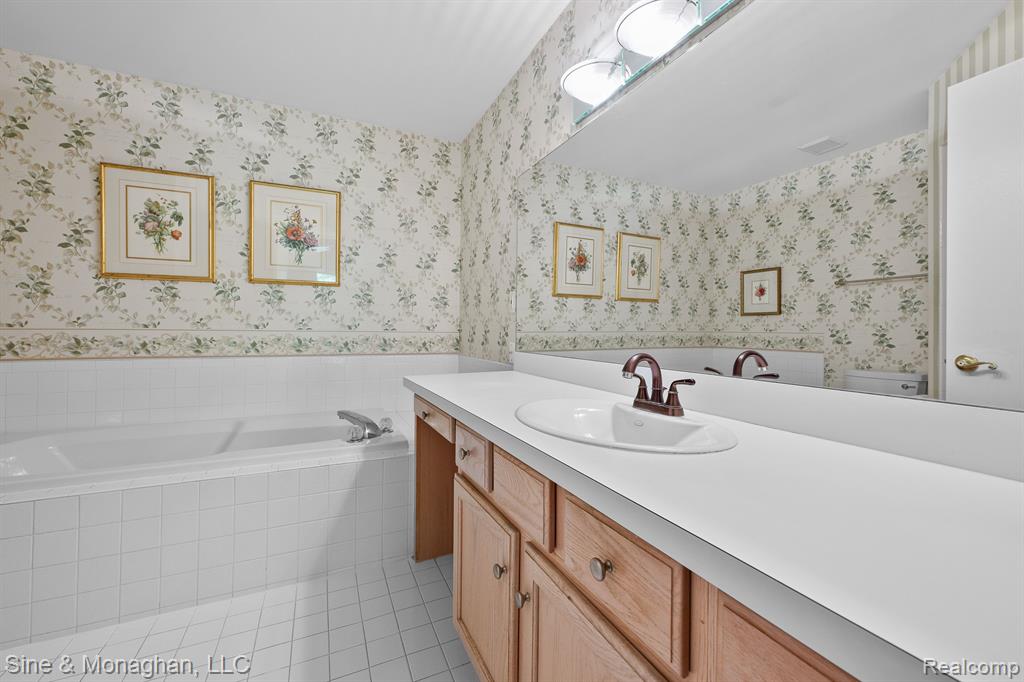 35595 Court Ridge Court, Farmington Hills, MI 48335 — Photo 26