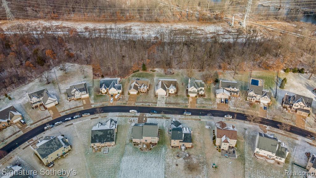 8392 PARKRIDGE Drive, Dexter, MI 48130 — Photo 24