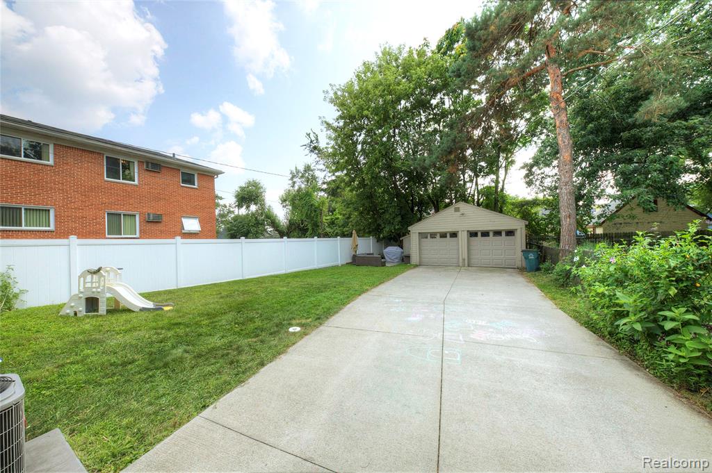 478 E Breckenridge Street, Ferndale, MI 48220 — Photo 30