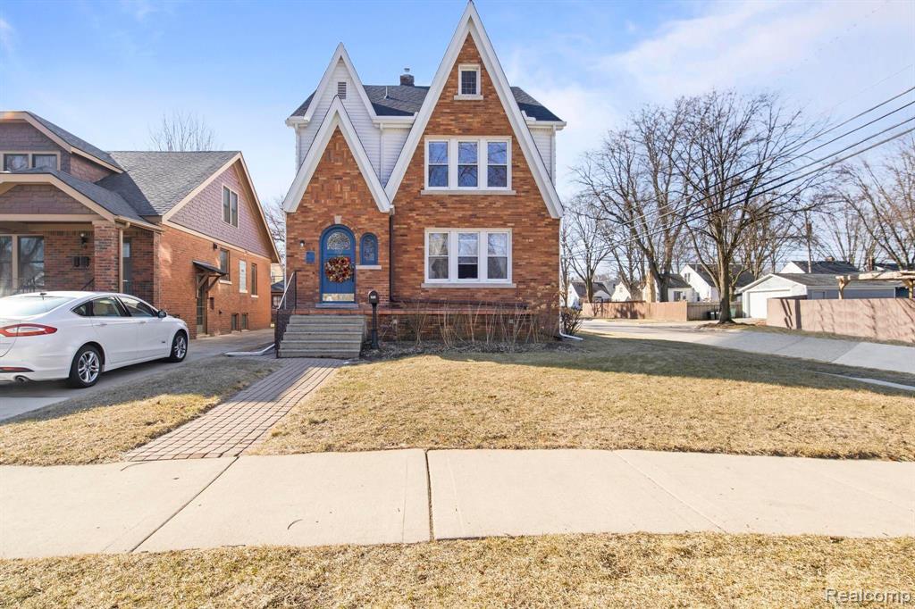 902 E 2ND Street, Royal Oak, MI 48067 — front exterior