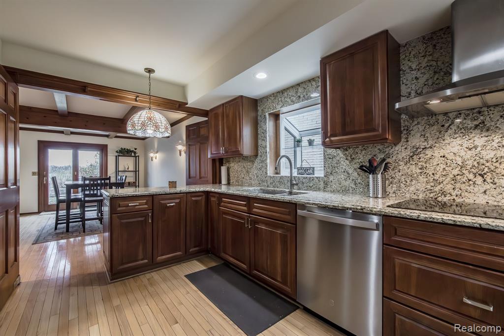 9149 LONGCROFT Drive, White Lake, MI — Photo 28