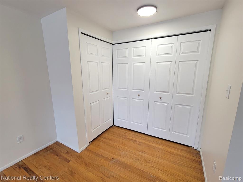 8249 KENNEDY Circle, Warren, MI 48093 — Photo 16
