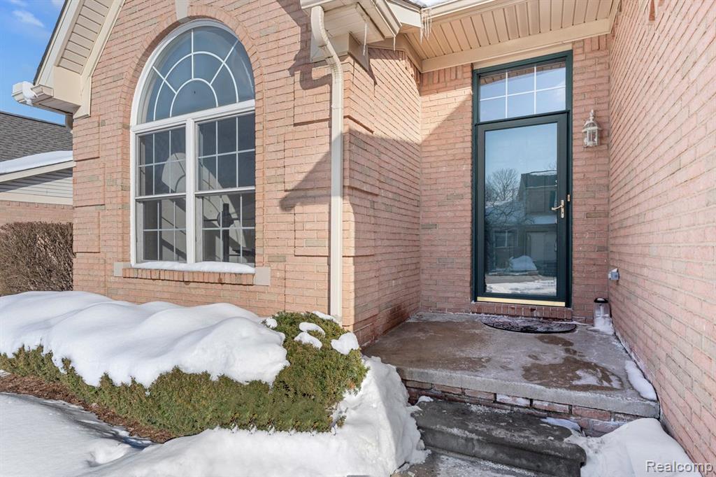23664 W Lake Circle, Brownstown, MI 48183 — Photo 2