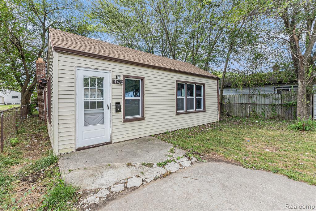11472 Cadillac Avenue, Warren, MI 48089 — front exterior
