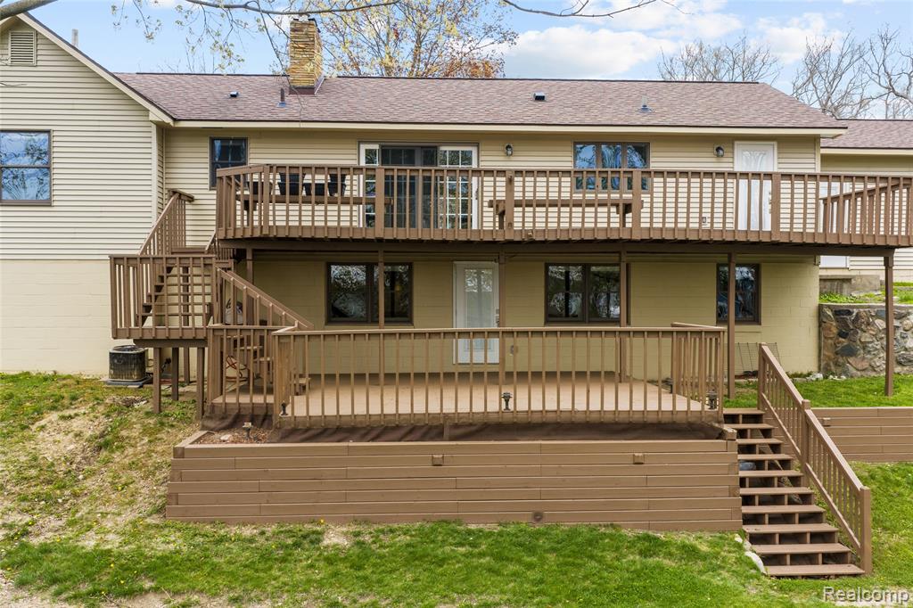 235 INDIANWOOD Road, Lake Orion, MI 48362 — Photo 24