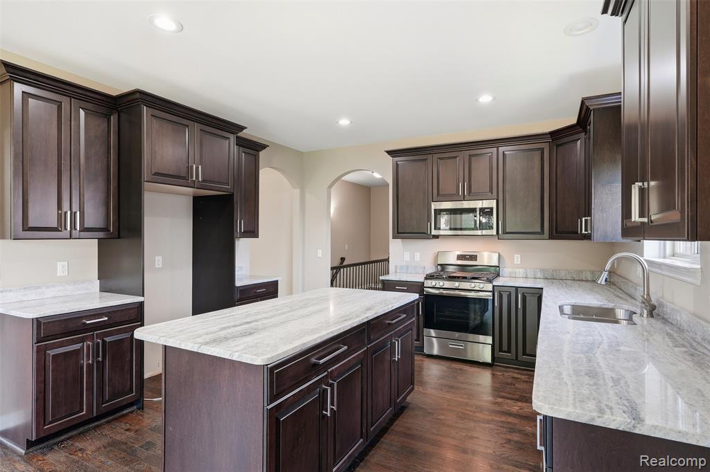 7419 Park Terrace Lane, Shelby Twp, MI 48317 — Photo 11
