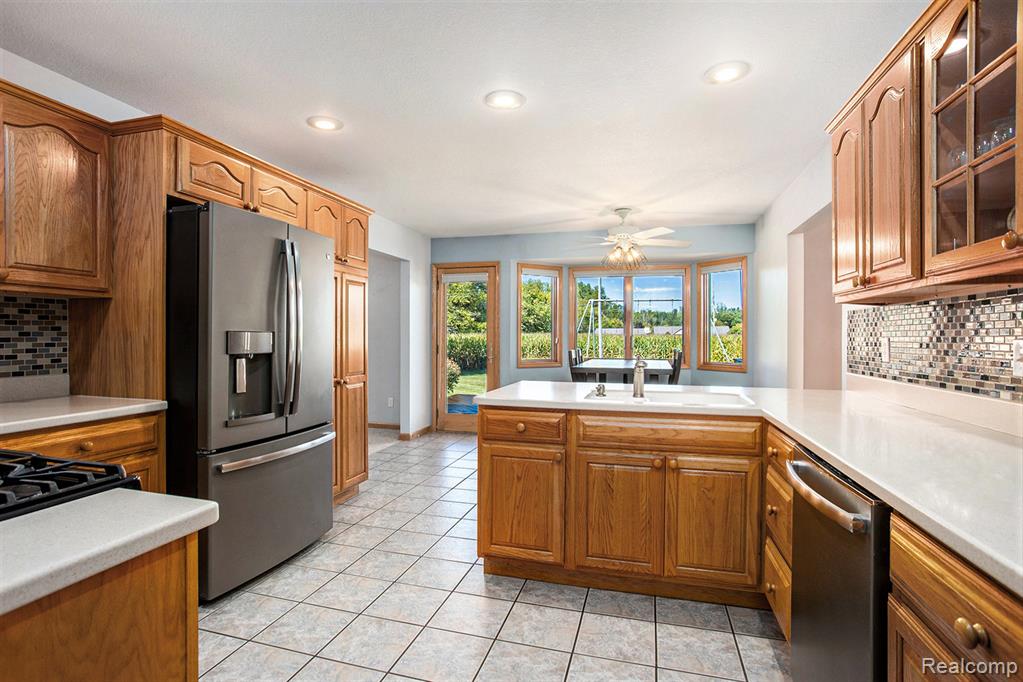 887 E Gordonville Road, Midland, MI 48640 — Photo 4