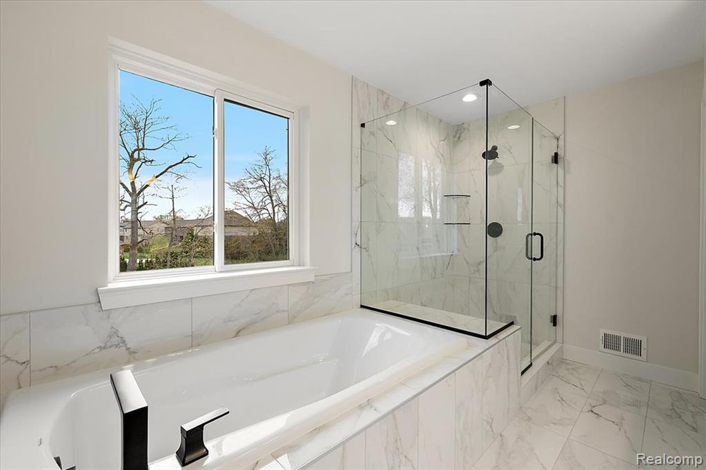 50318 Mistwood Drive, Macomb, MI 48042 — Photo 29