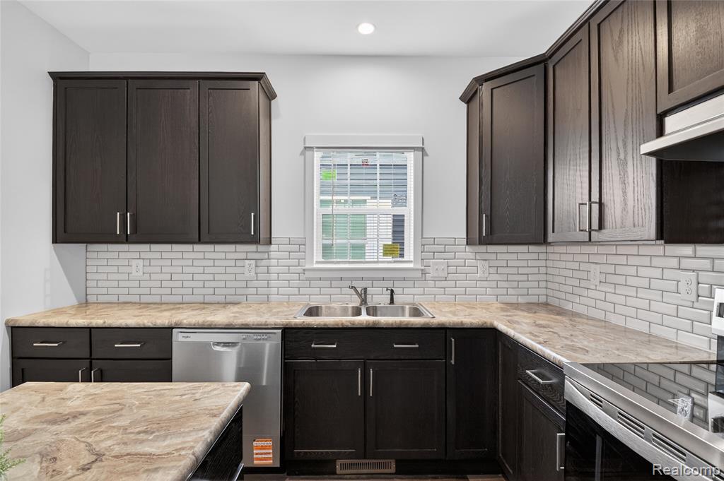 7543 Packard Ave, Warren, MI 48091 — Photo 18