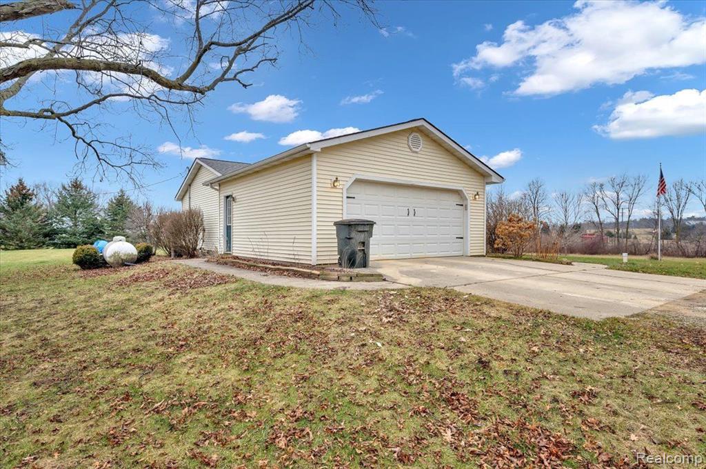 3032 OAK GROVE Road, North Branch, MI 48461 — Photo 16