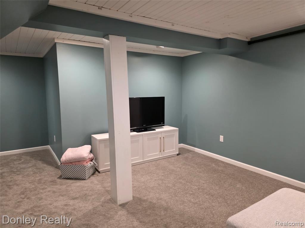 10376 Valley Drive, Goodrich Vlg, MI — Photo 30