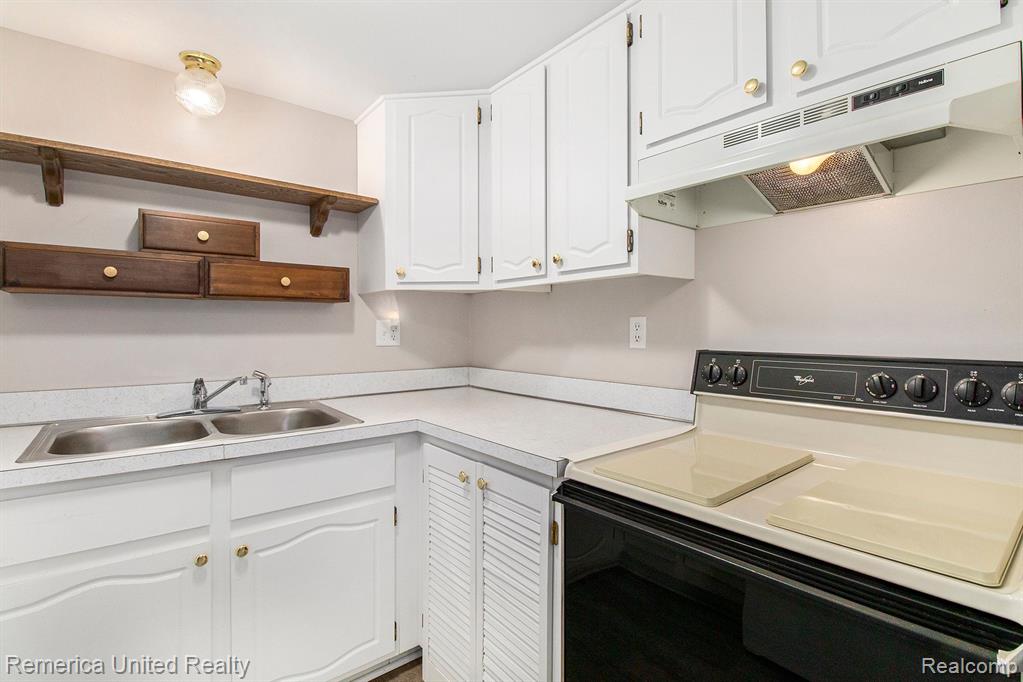 61207 Heritage Boulevard, 2, South Lyon, MI 48178 — Photo 9