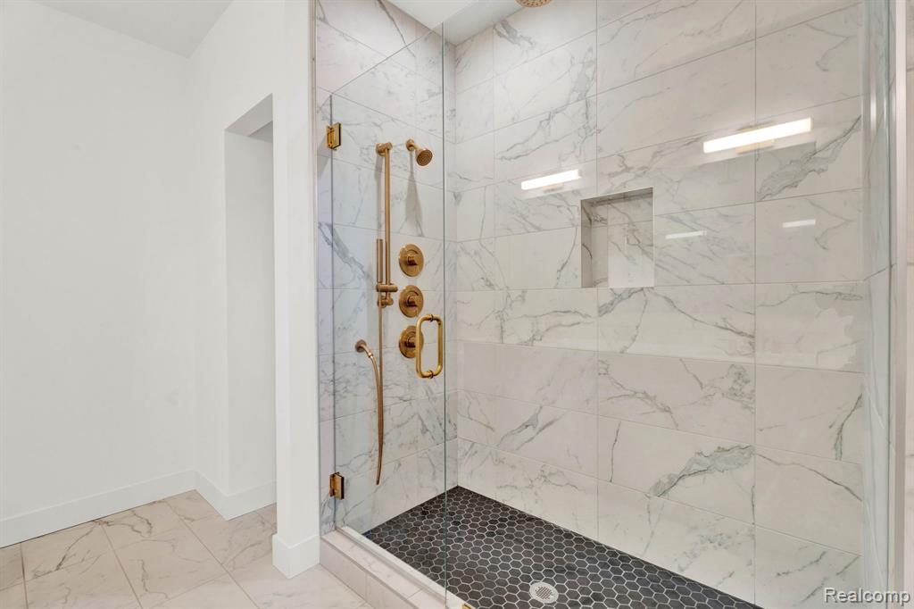 246 Edmund Place, Detroit, MI 48201 — Photo 20