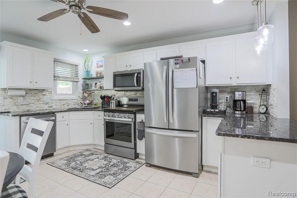 39567 Macomber Street, Harrison Township, MI — Photo 13