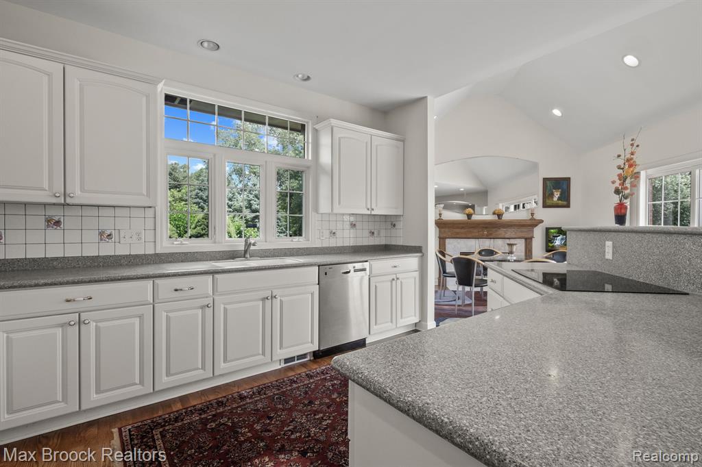519 Hawksmoore Drive, Clarkston, MI 48348 — Photo 11