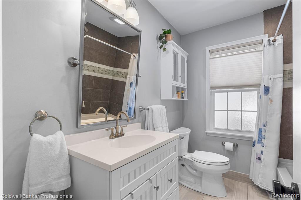 631 Washington Road, Grosse Pointe, MI 48230 — Photo 25