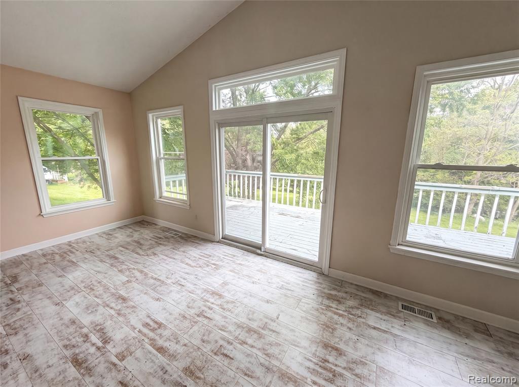6536 Mountview Court, Brighton, MI 48116 — Photo 7