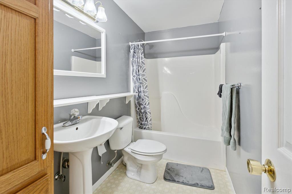 1050 PARK, St. Charles, MI 48655 — Photo 24