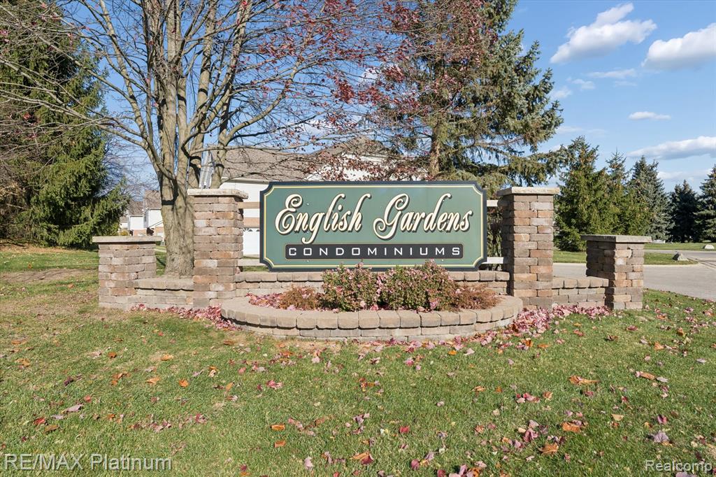 742 Olde English Circle, Howell, MI 48855 — Photo 2