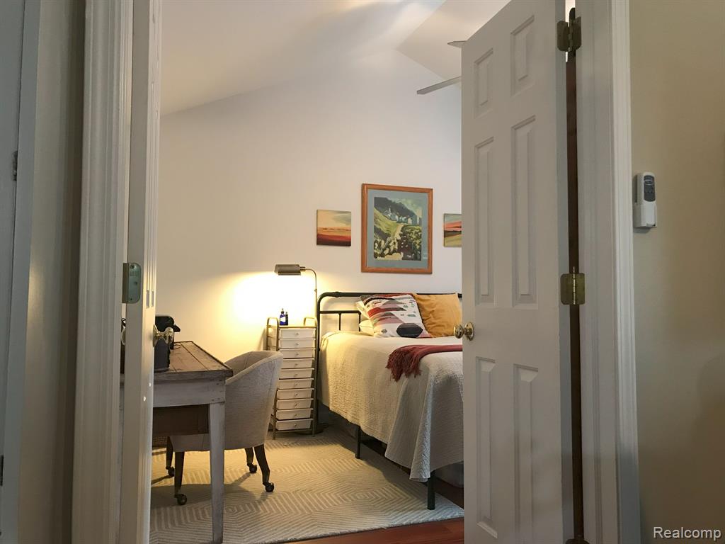 756 FIELDSTONE Circle W, Chelsea, MI 48118 — Photo 15