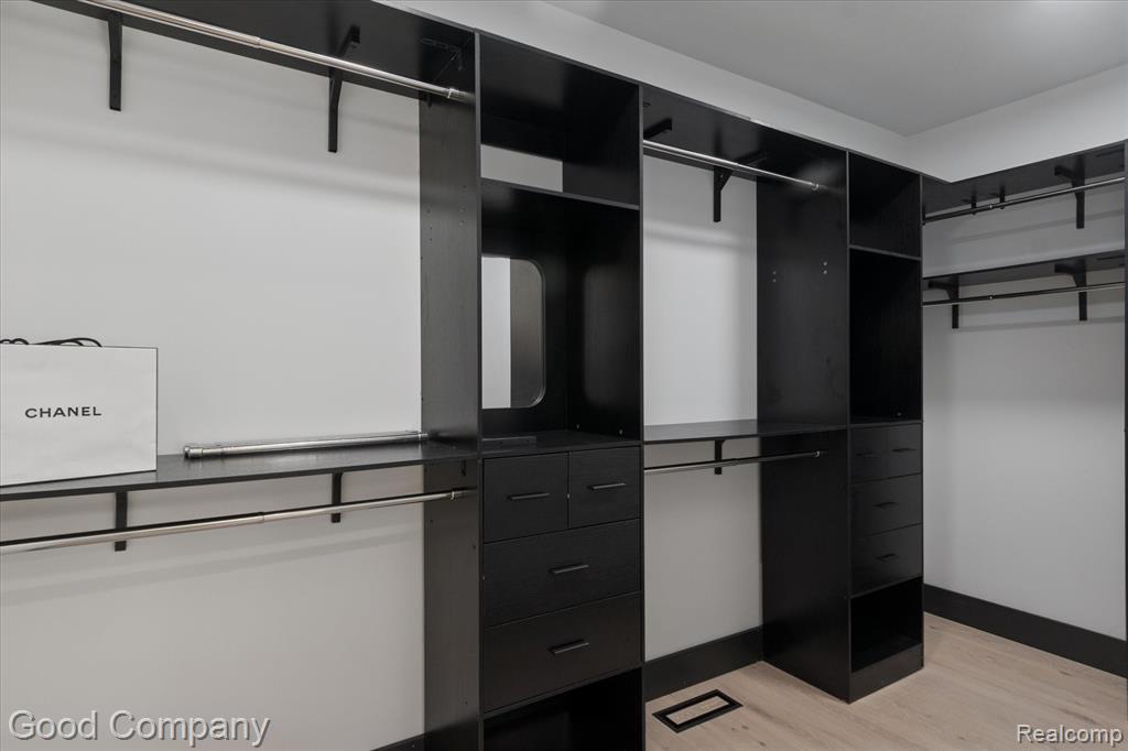 125 N Washington Ave Avenue, Royal Oak, MI, 48067