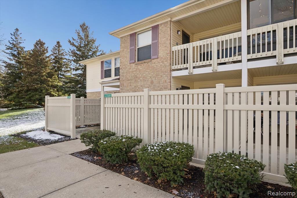 61049 Greenwood Drive, South Lyon, MI 48178 — Photo 4