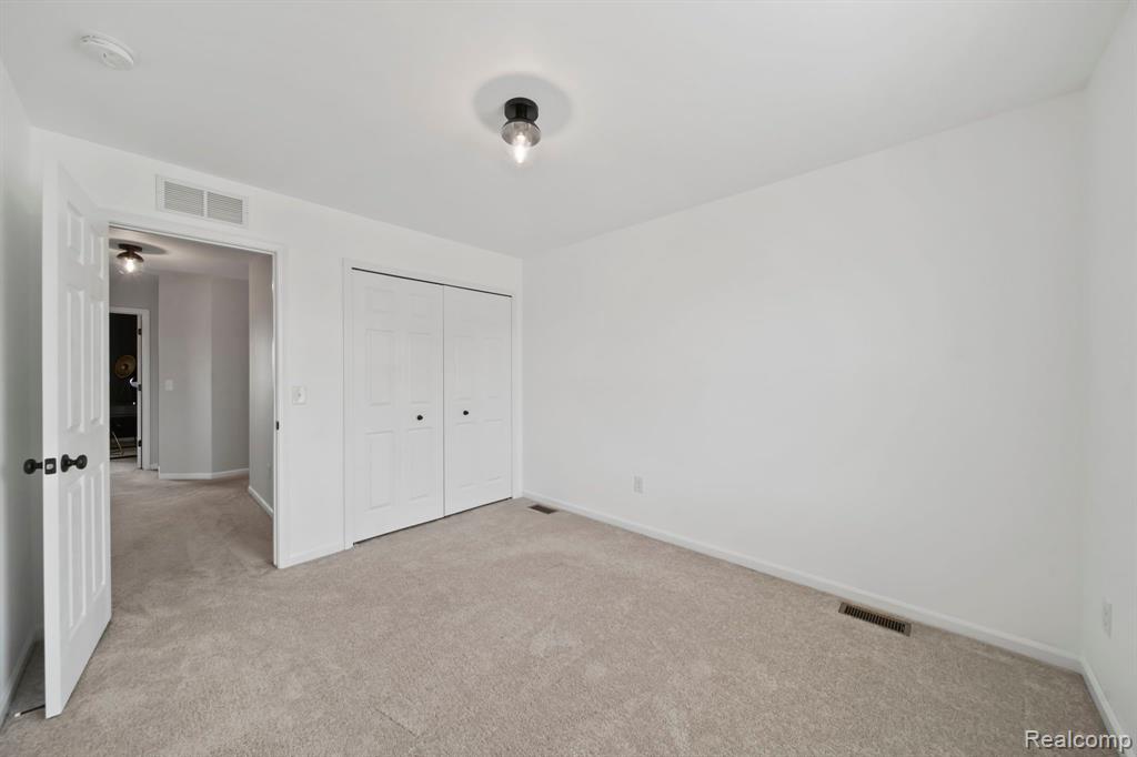 9166 BIRCH POINTE Drive, Newport, MI 48166 — Photo 31