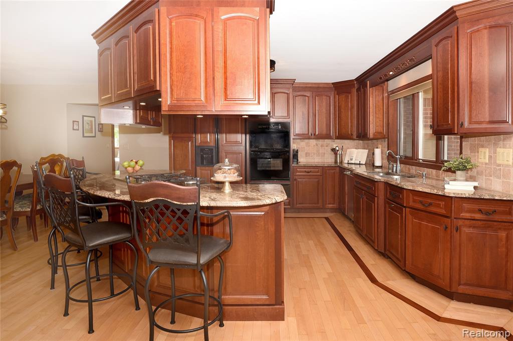 960 Eckford Drive, Troy, MI 48085 — Photo 8