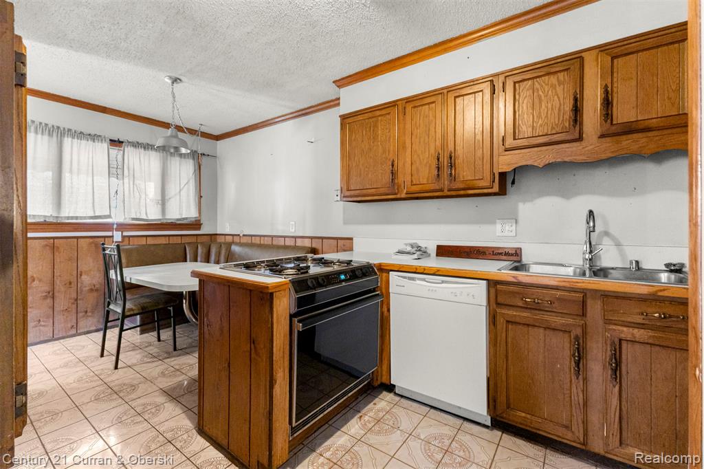 8319 Ziegler Street, Taylor, MI 48180 — Photo 8