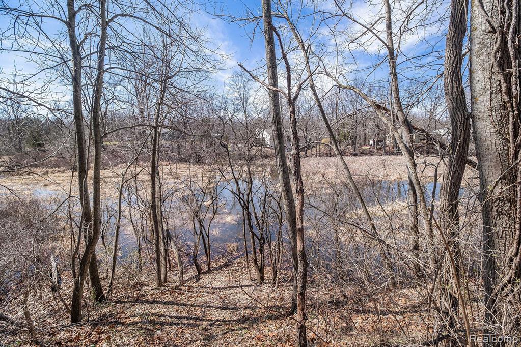 7926 FOREST CREEK, Whitmore Lake, MI 48189 — Photo 27