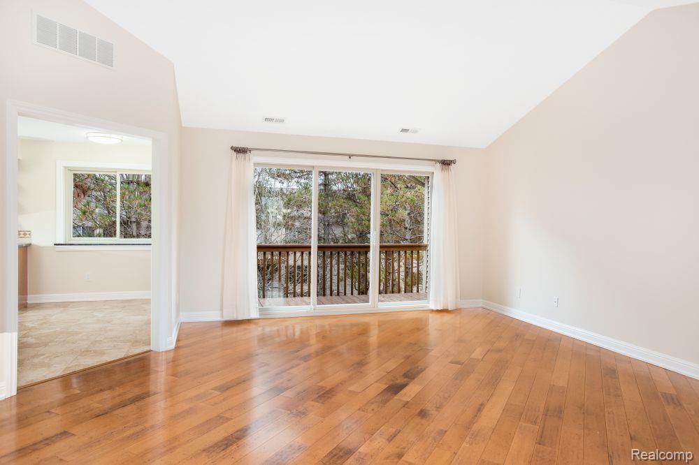 722 S Milford Road, Milford, MI 48381 — Photo 7