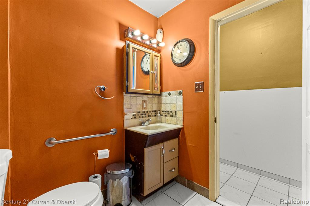 5671 Syracuse Street, Dearborn Heights, MI 48125 — Photo 18
