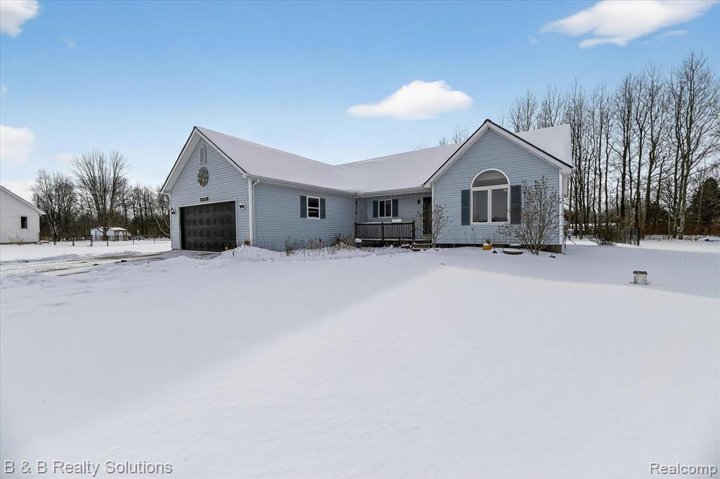 5769 Cobblestone Drive, North Branch, MI 48461 — Photo 2