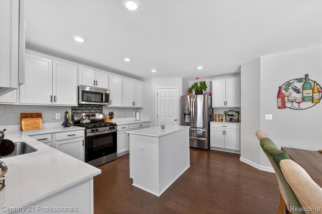 54407 Heron Circle, New Baltimore, MI 48047 — Photo 20