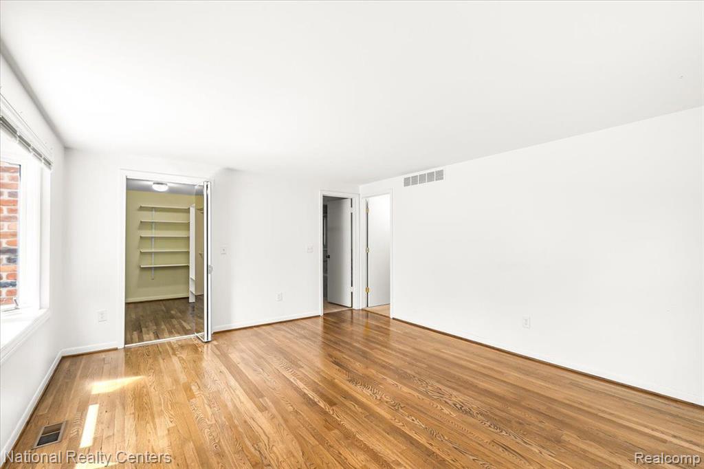 4258 WESTOVER Drive, West Bloomfield, MI 48323 — Photo 39