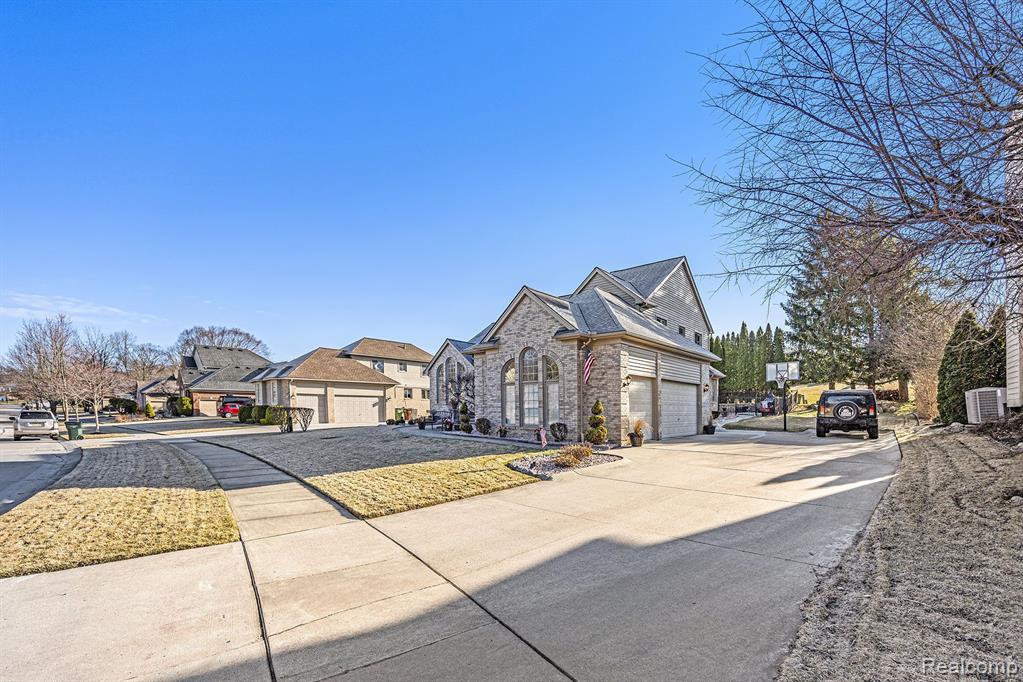 55670 PARKVIEW Drive, Shelby Twp, MI 48316 — Photo 6