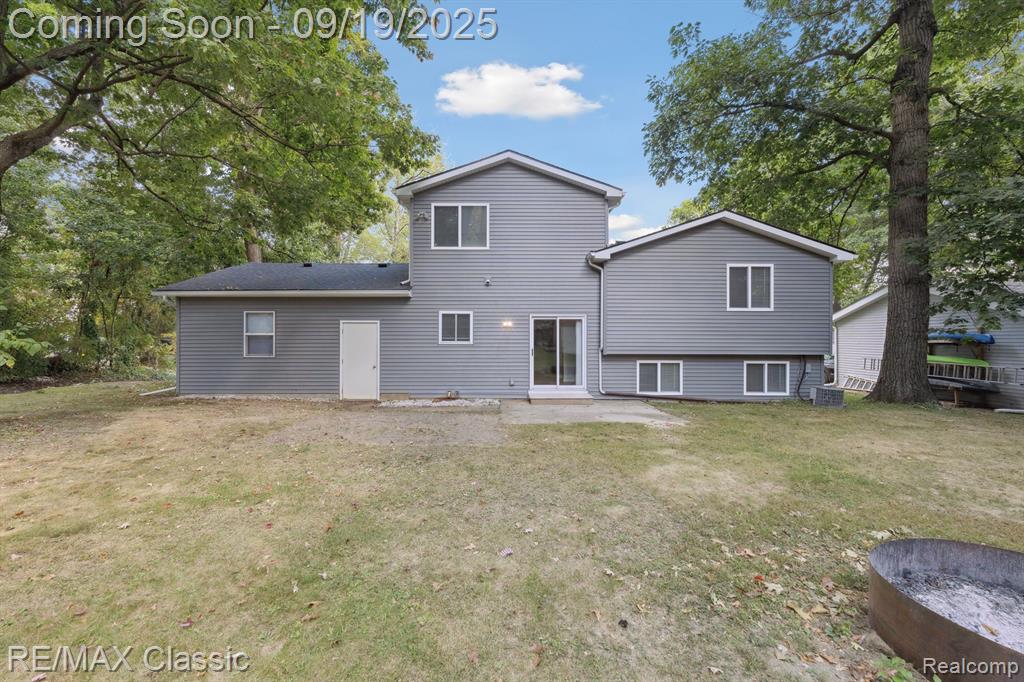 4335 Leroy Court, White Lake, MI 48383 — Photo 31