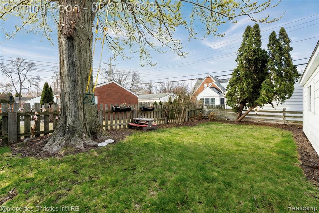 1922 Norwood Drive, Grosse Pointe Woods, MI 48236 — Photo 41