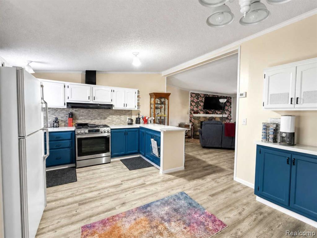 90 Menlo Park Drive, Belleville, MI 48111 — Photo 5