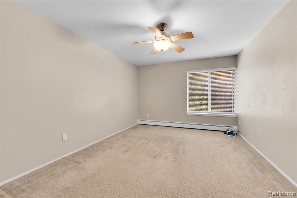 32050 GRAND RIVER Avenue NW, 57, Farmington, MI 48336 — Photo 10