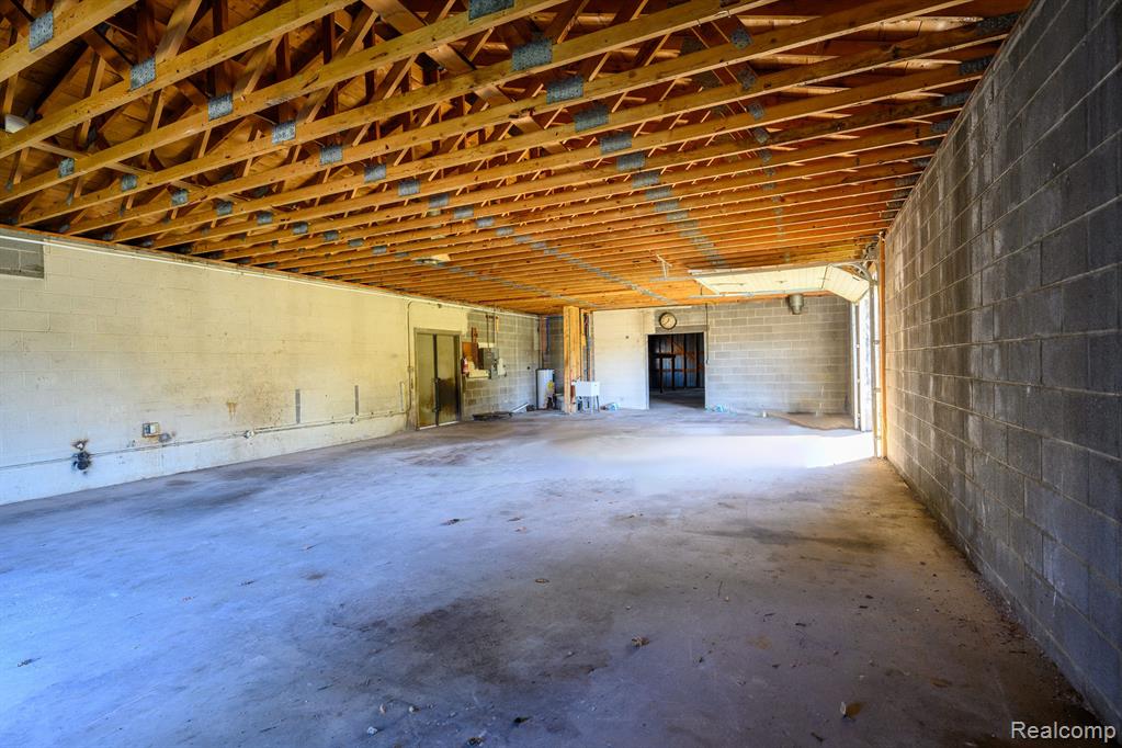 8860 PONTIAC Trail, South Lyon, MI 48178 — Photo 23
